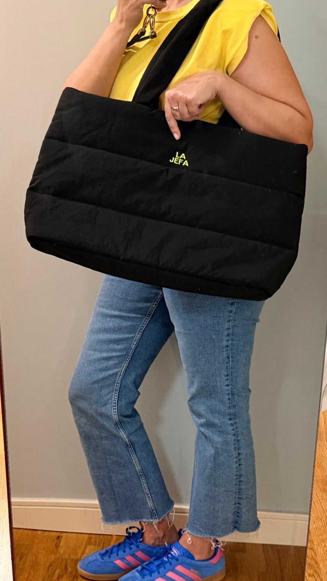 Bolso acolchadito "LA JEFA" -Negro