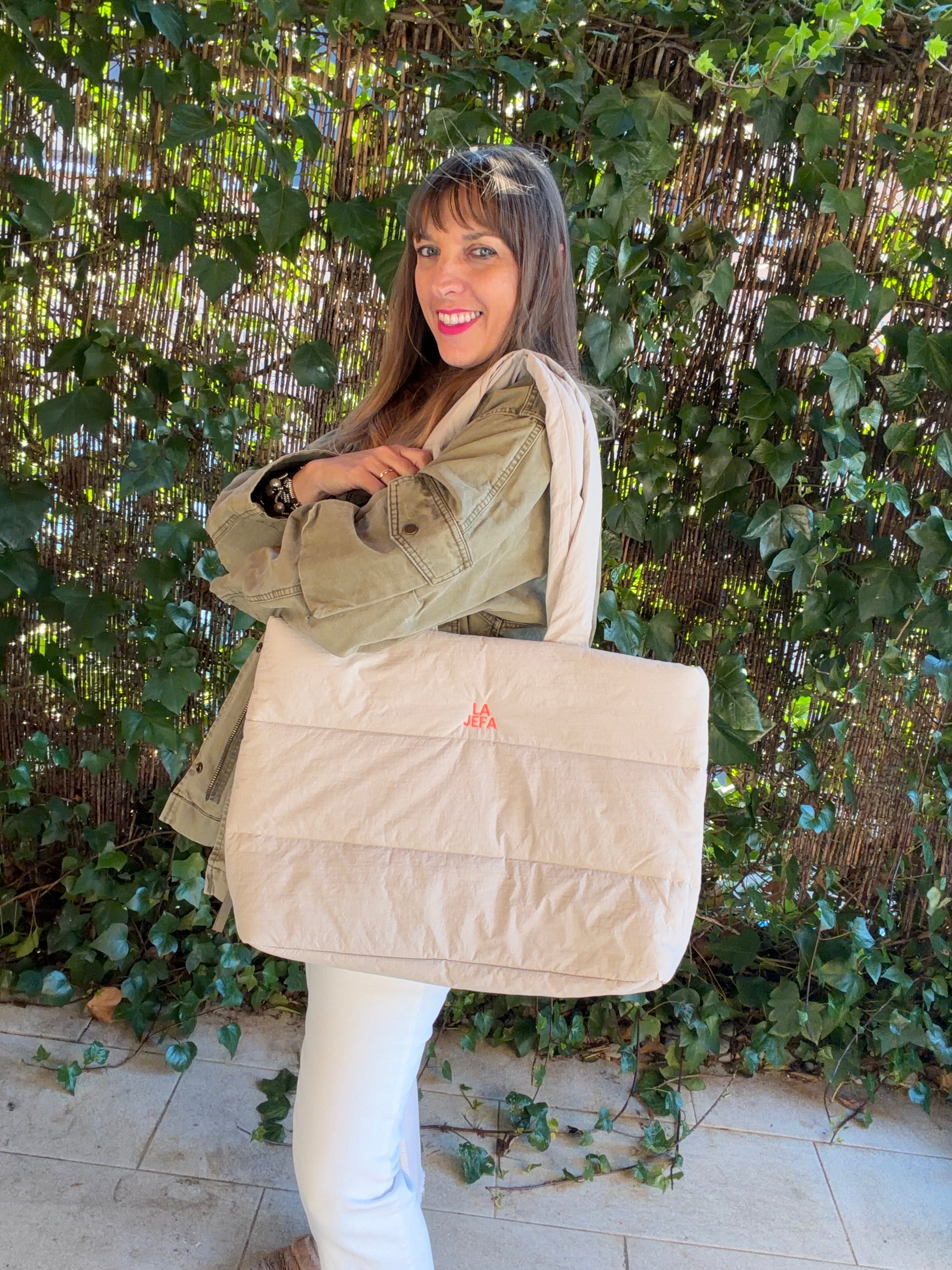 Bolso acolchadito "LA JEFA" -Beige