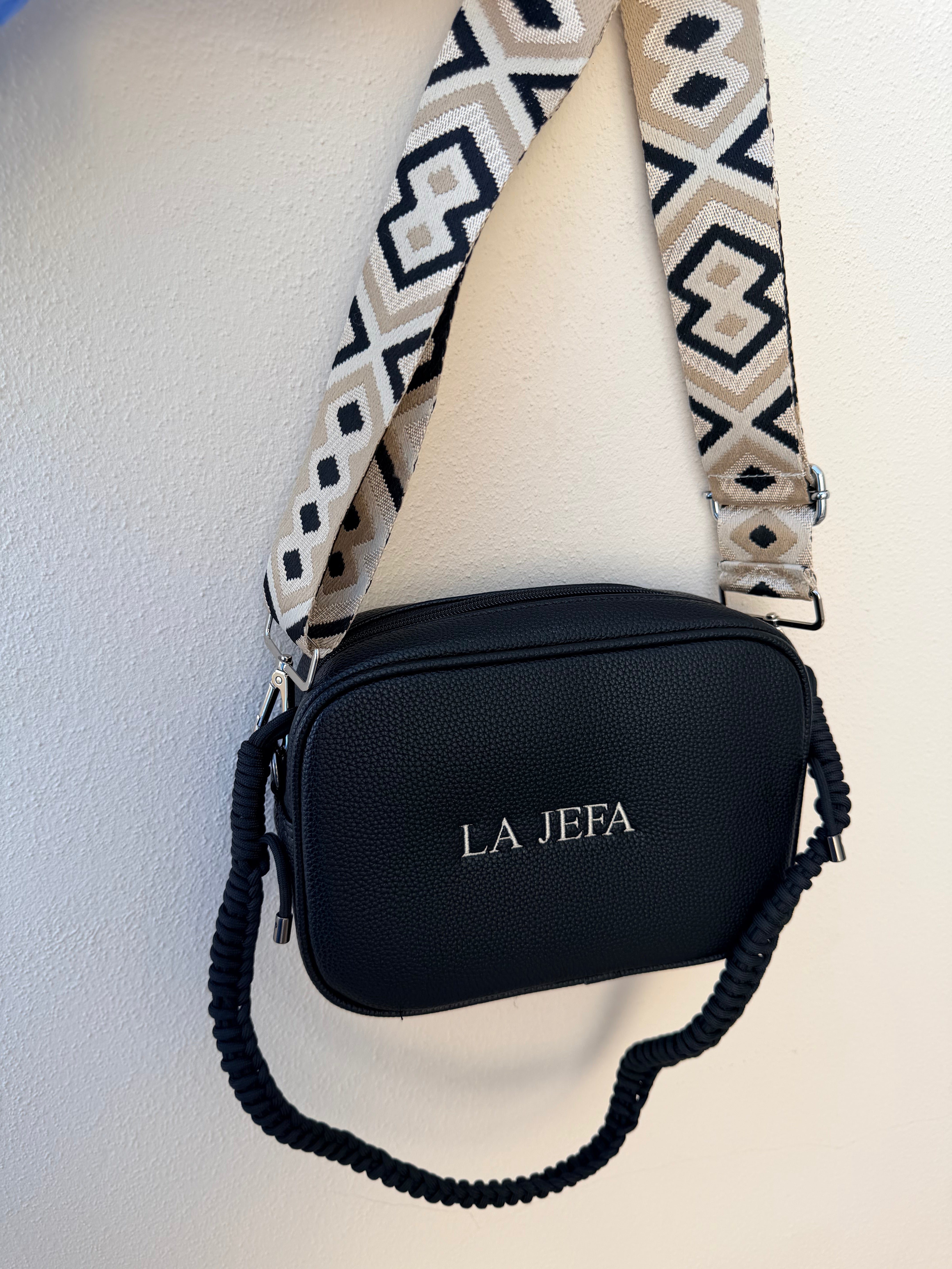 Bolso "LA JEFA"- Vegan- Negro y beige