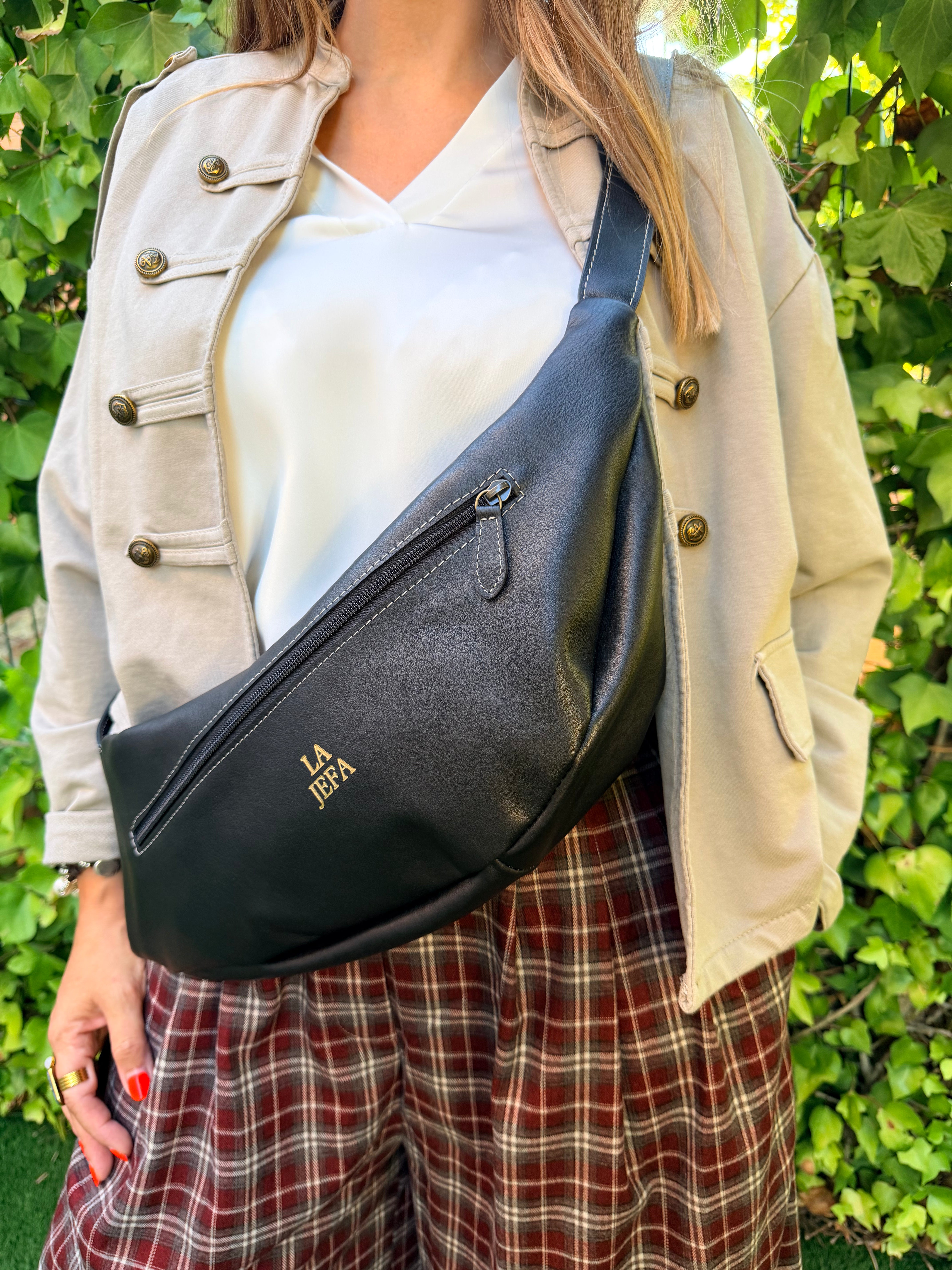 Bolso La Jefa "Riñonera"Black
